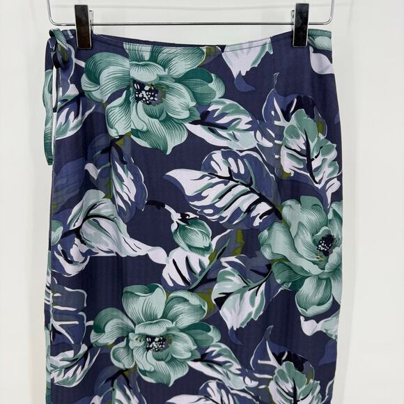 Tommy Bahama Size 6 100% Silk Floral Wrap Skirt Blue Green Pool Coverup - Picture 5 of 8